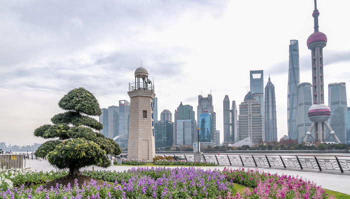 亮百家科技践行社会责任 开展公益捐赠与技能培训助力地方发展